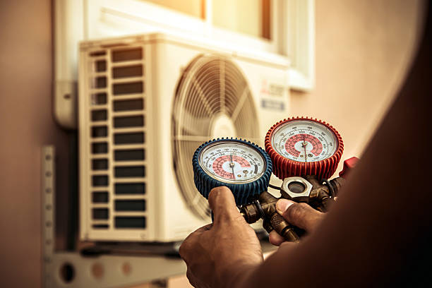 Professional Ac Installation technician working in Alice, TX